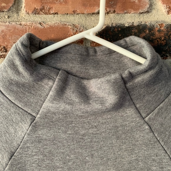 Fabletics Sweatshirt - Picture 2 of 7